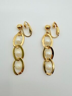 Vintage Avon Gold Link Faux Pearl Drop Clip Earrings Classic Luxury